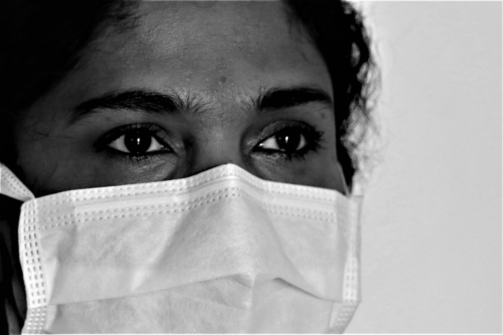 woman with mask during covid19